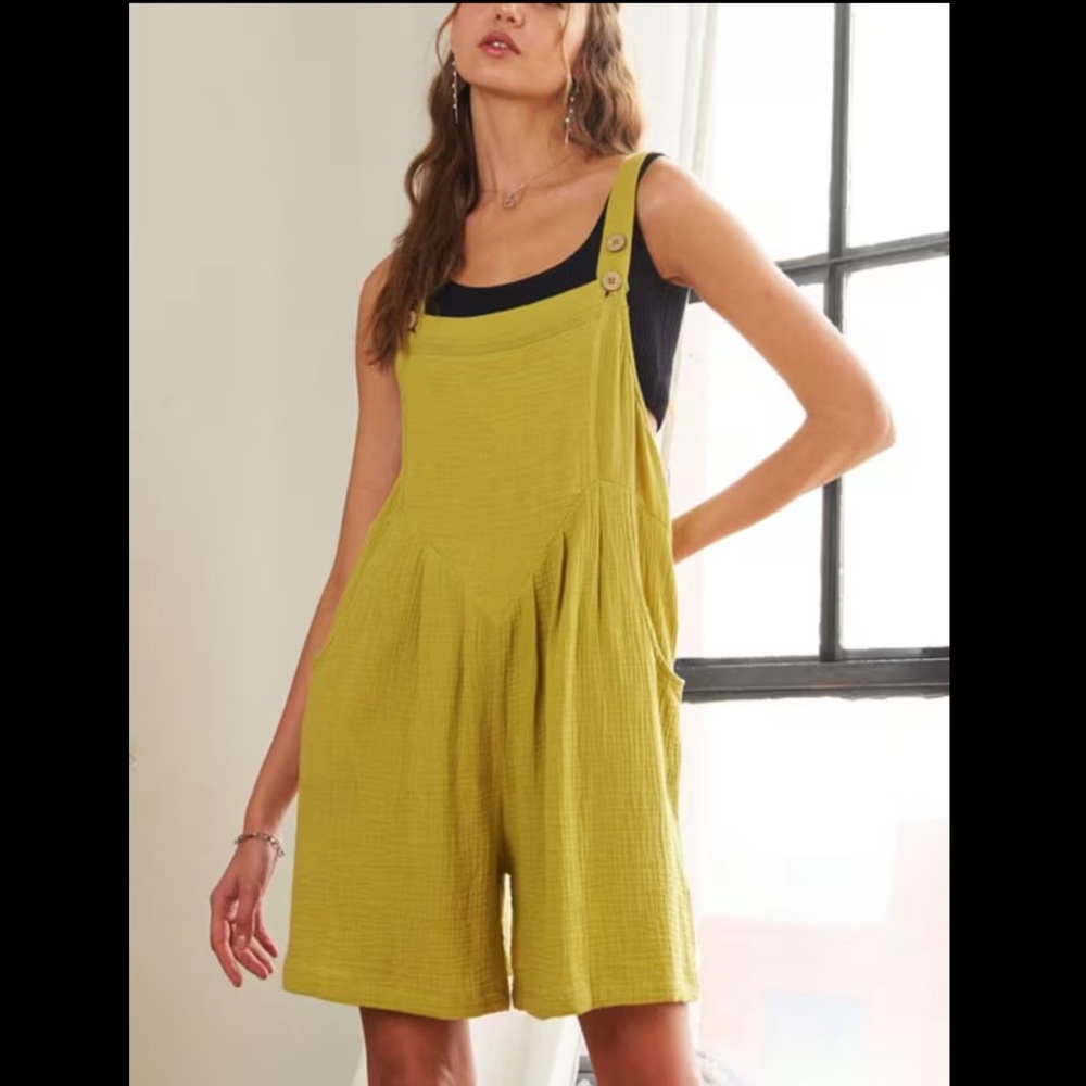 NWT Madelyn Overall Romper